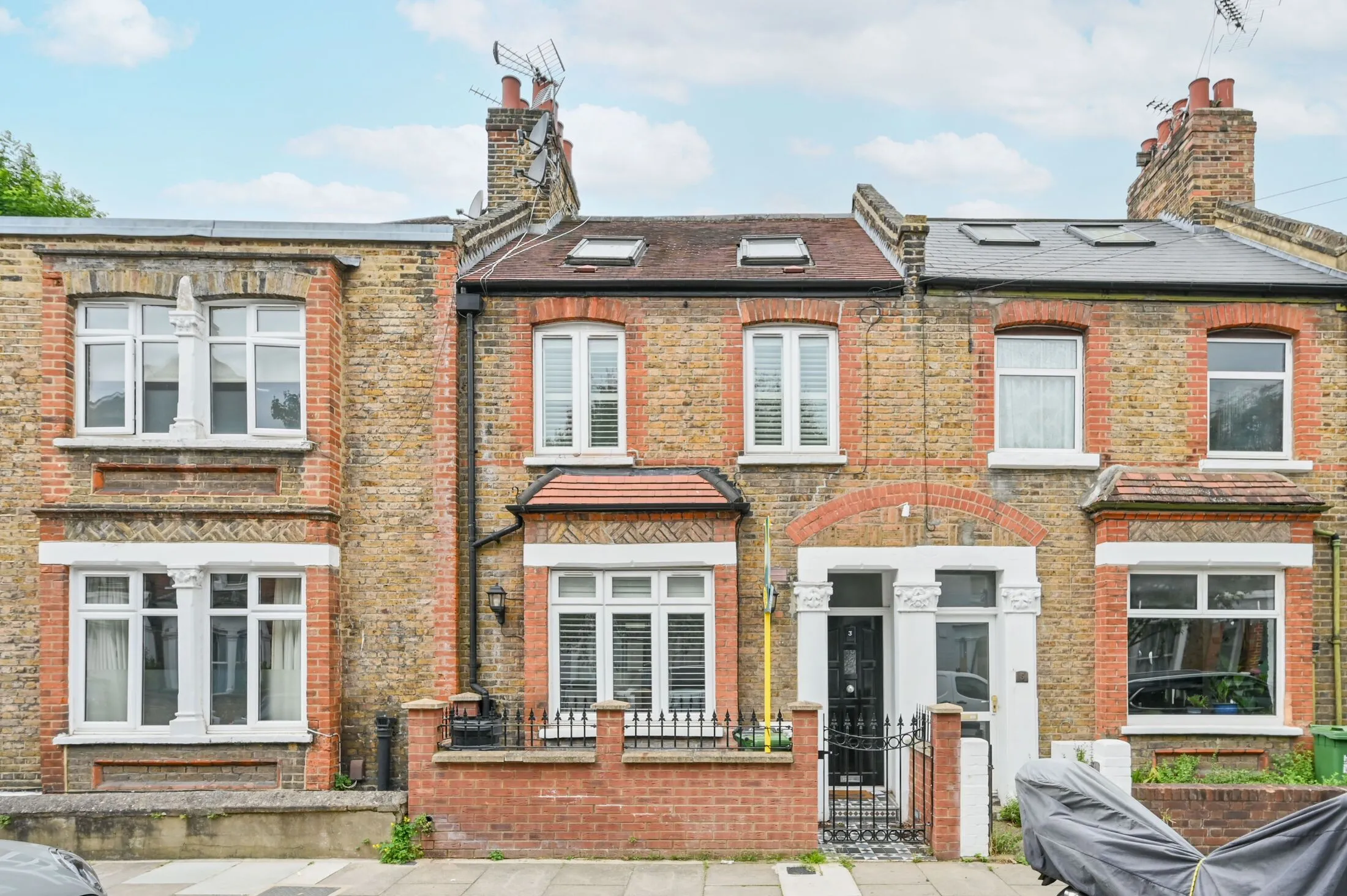 House Tunis Road in Greater London