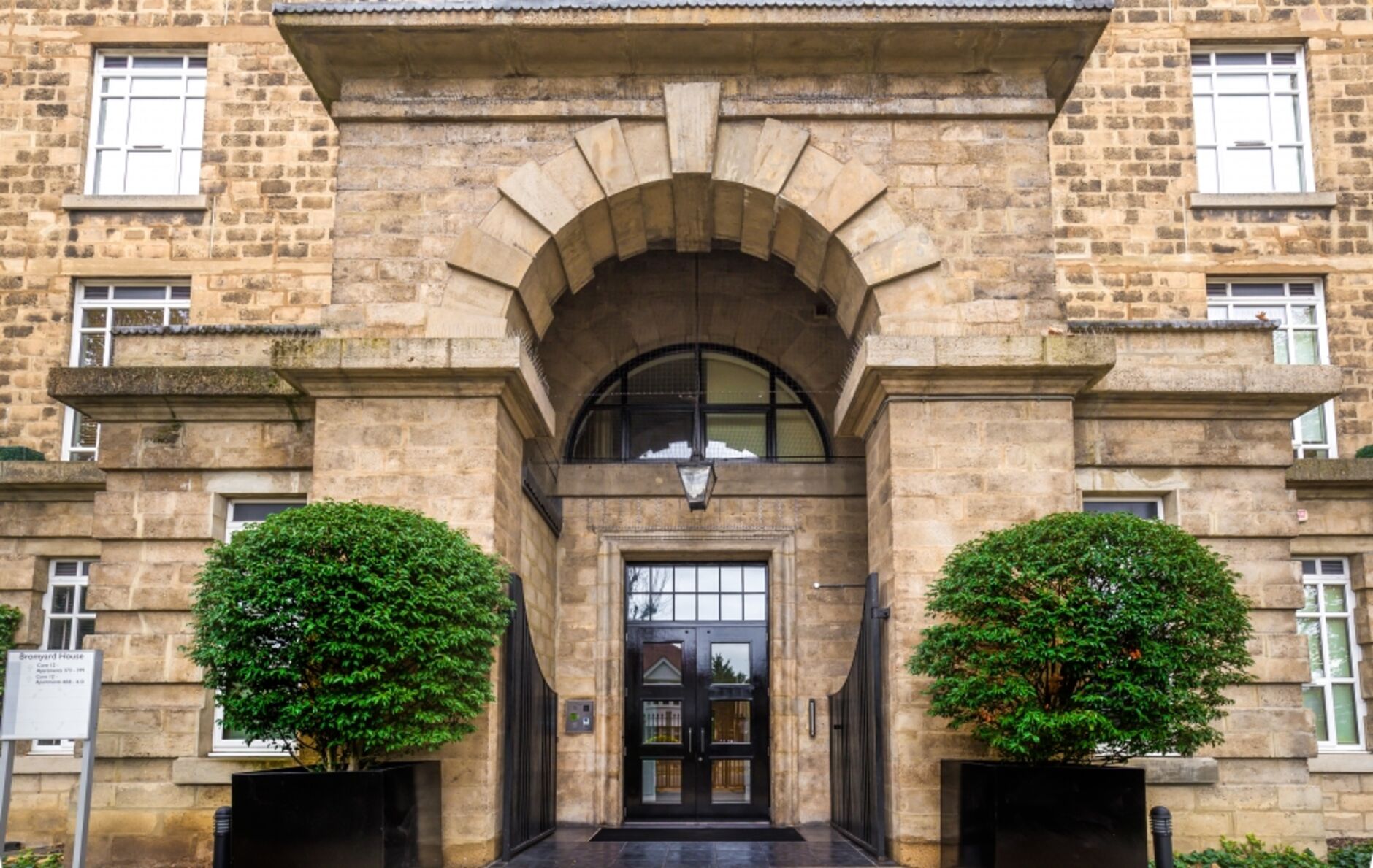 Flat Bromyard Avenue in Greater London
