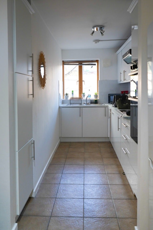Flat Polygon Road in Greater London