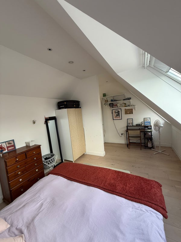 Flat Finchley Road in Greater London