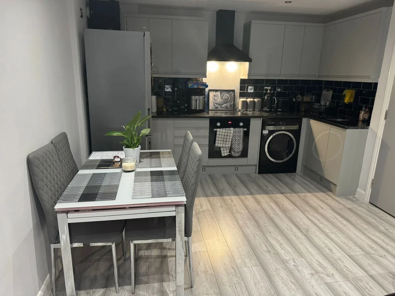 Room Station Road in Greater London