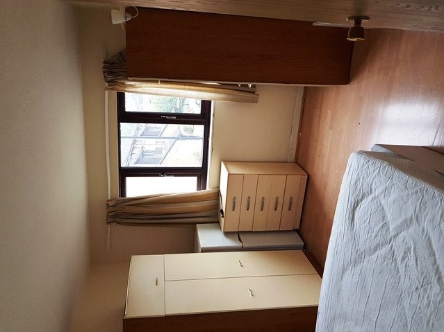 Flat Pycroft Way in London