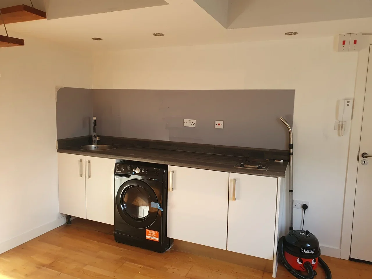 Flat Prince's Road in Elmbridge