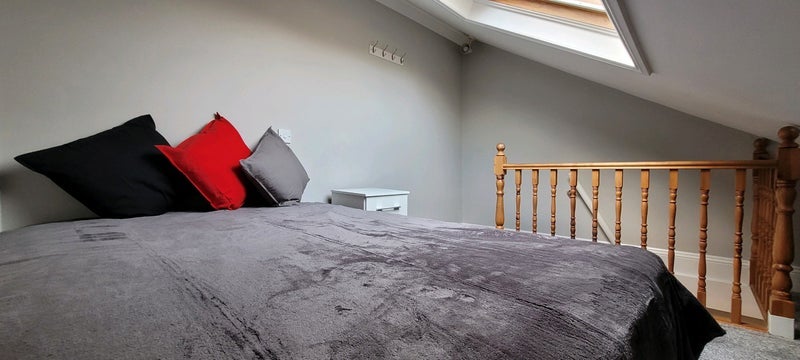 Room Westminster Road in Greater London