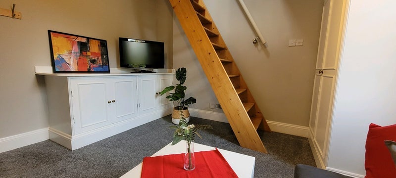 Room Westminster Road in Greater London