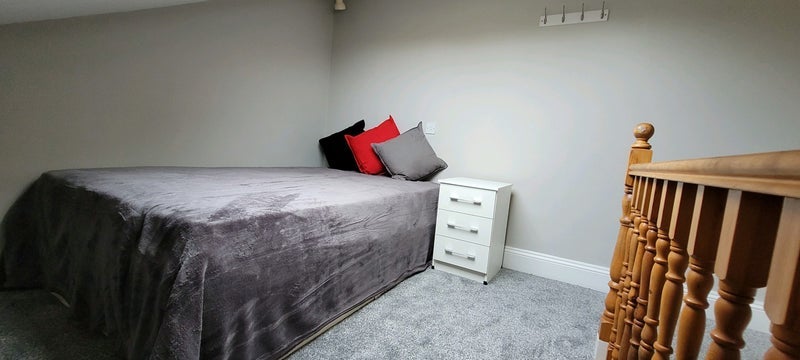 Room Westminster Road in Greater London