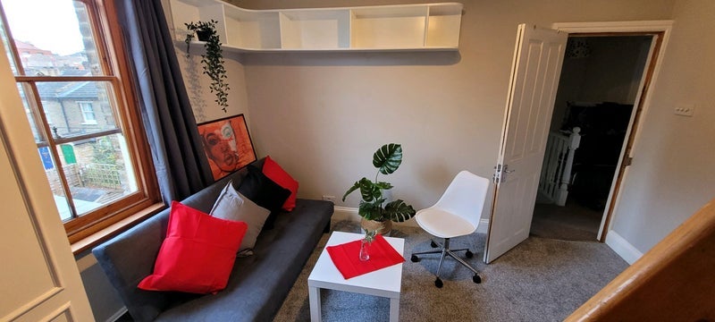 Room Westminster Road in Greater London