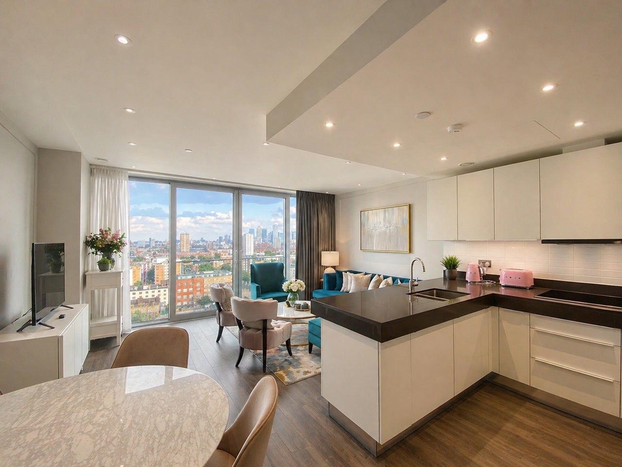 Flat Piazza Walk in Greater London