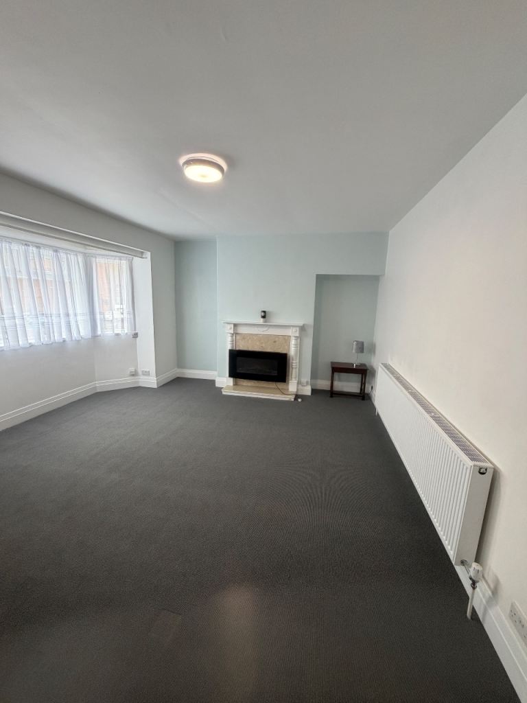 Flat Anlaby Road in Hull