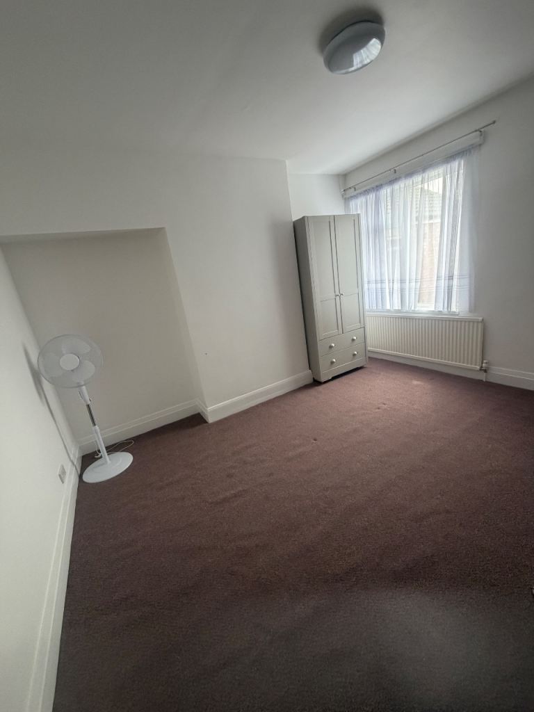 Flat Anlaby Road in Hull