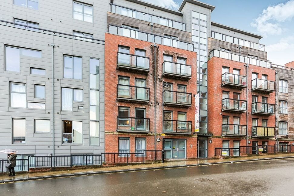 Flat Upper Allen Street in Sheffield