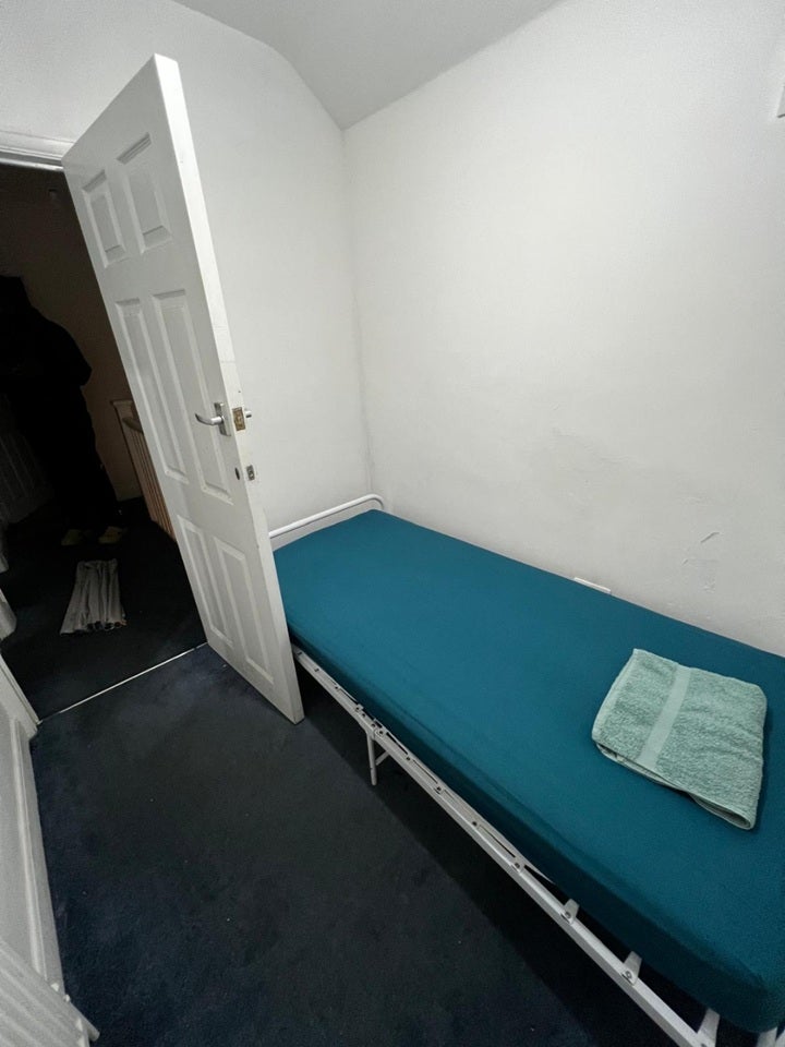 House Lakeside Close in Greater London