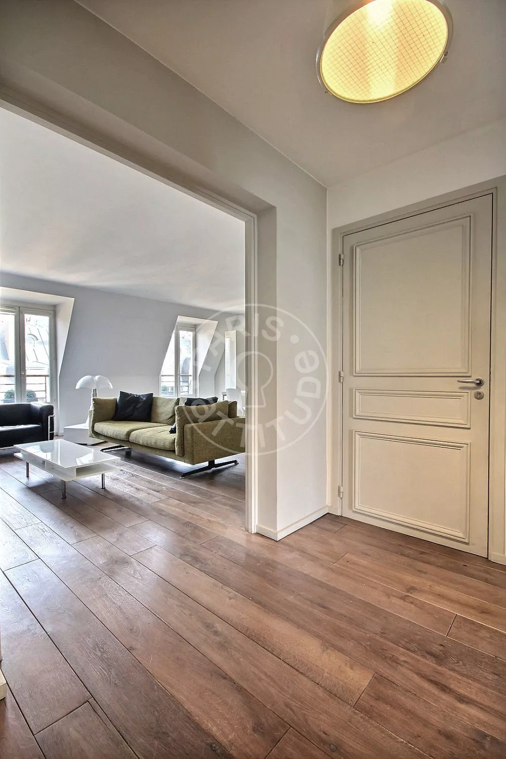 Appartement Rue Alphonse de Neuville à Paris