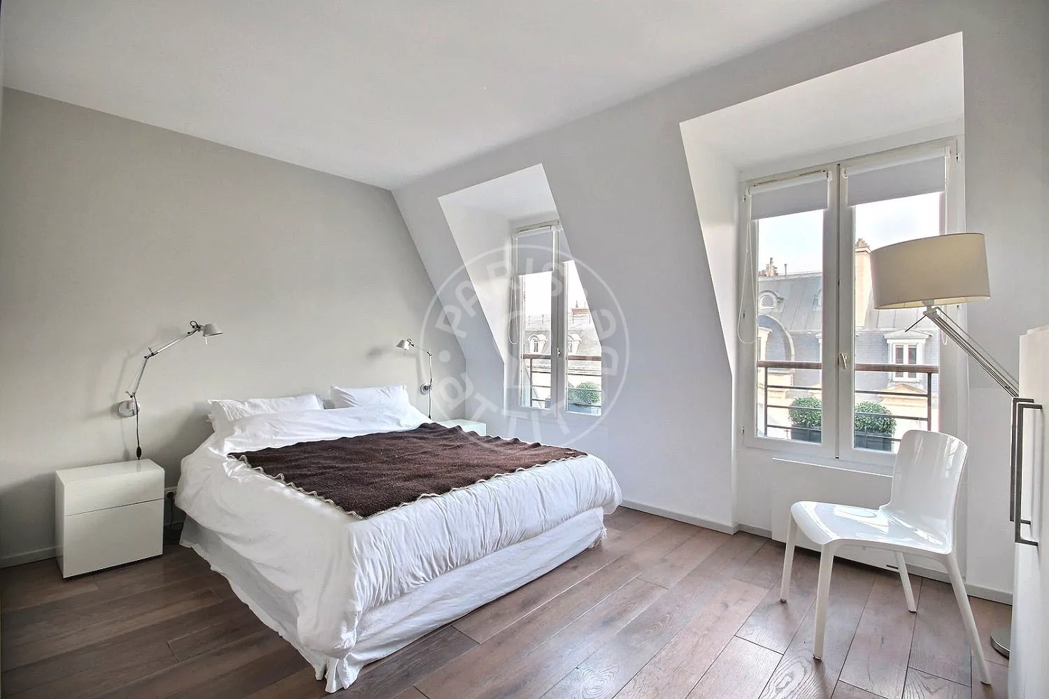 Appartement Rue Alphonse de Neuville à Paris