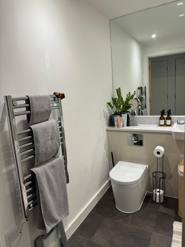 Room Boyn Valley Road in Maidenhead