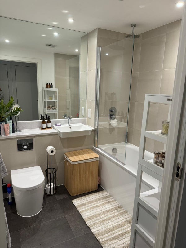 Room Boyn Valley Road in Maidenhead