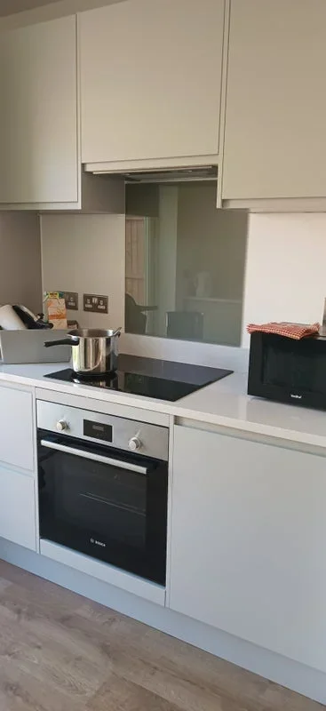 House Honeypot Lane in Greater London