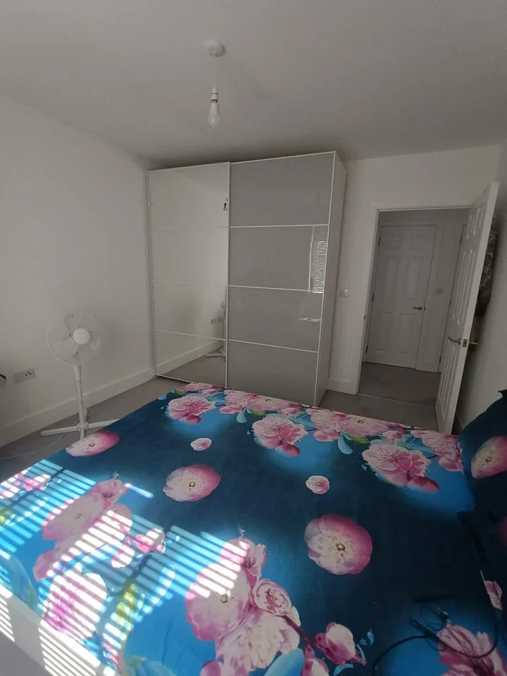 House Honeypot Lane in Greater London