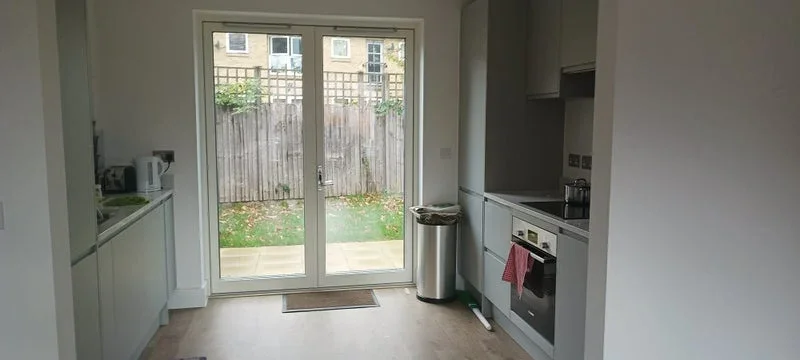 House Honeypot Lane in Greater London