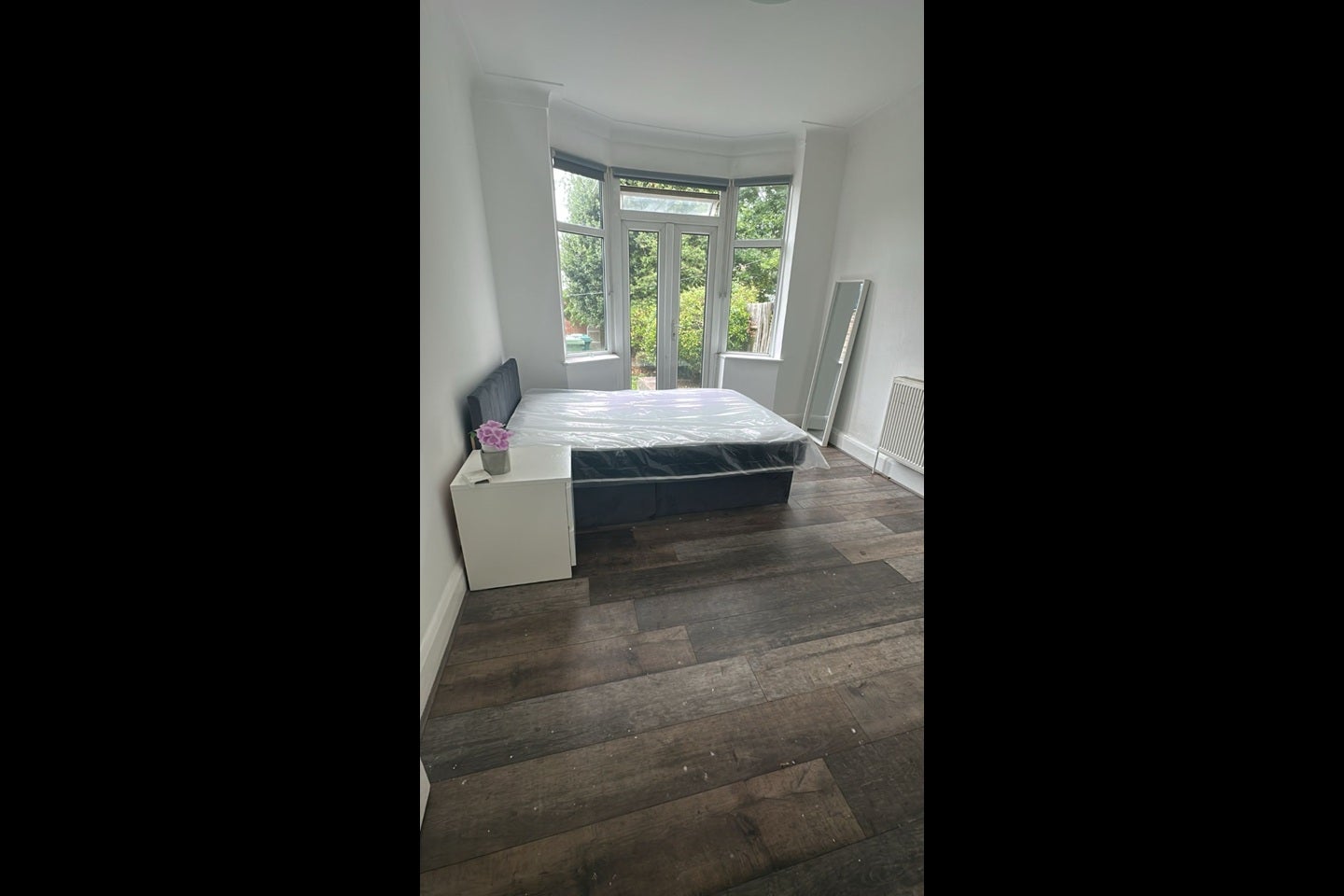 Room Hendale Avenue in Greater London