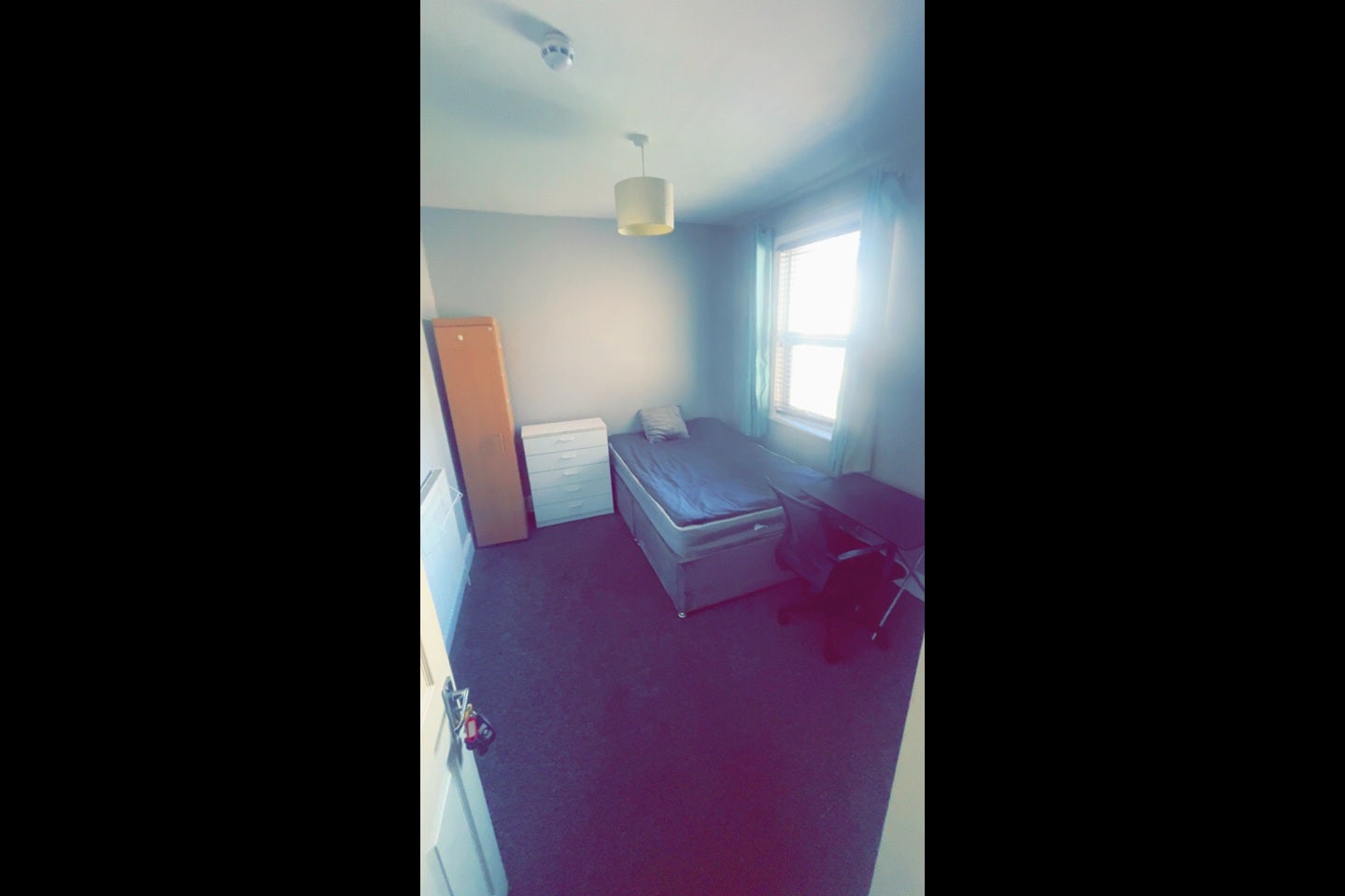 Room Fishponds Road in Bristol