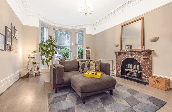 Flat Langton Way in Greater London