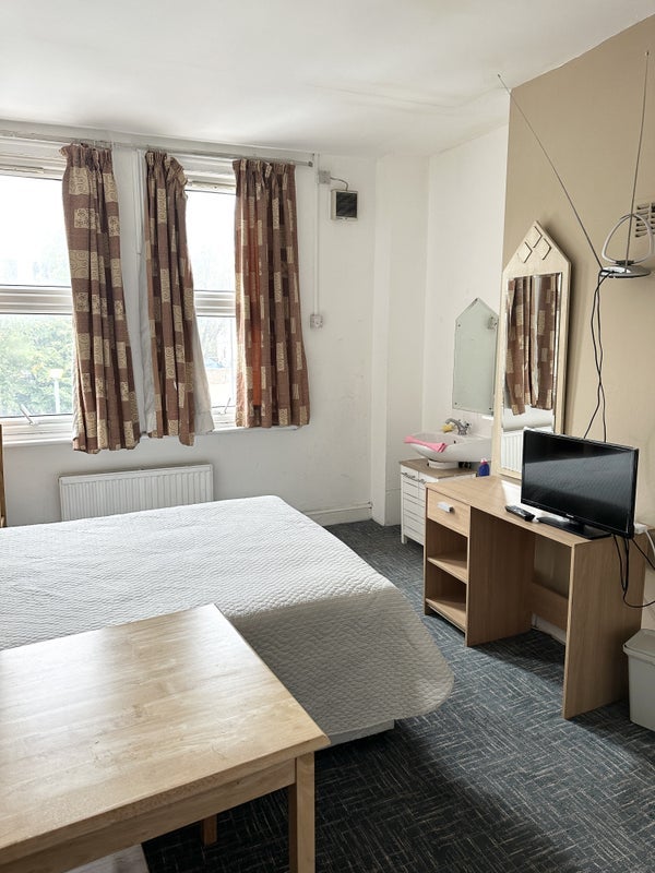 Room Talgarth Road in Greater London