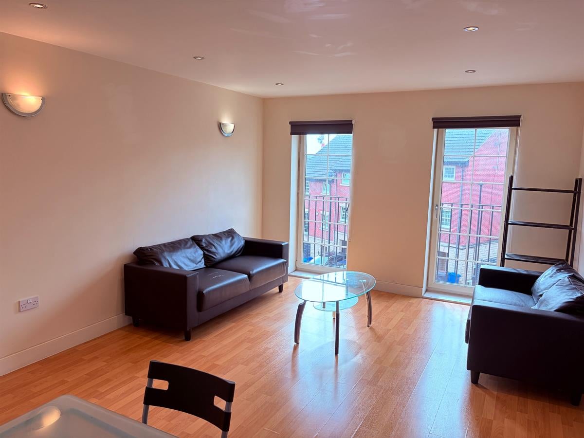 Flat Holywell Heights in Sheffield