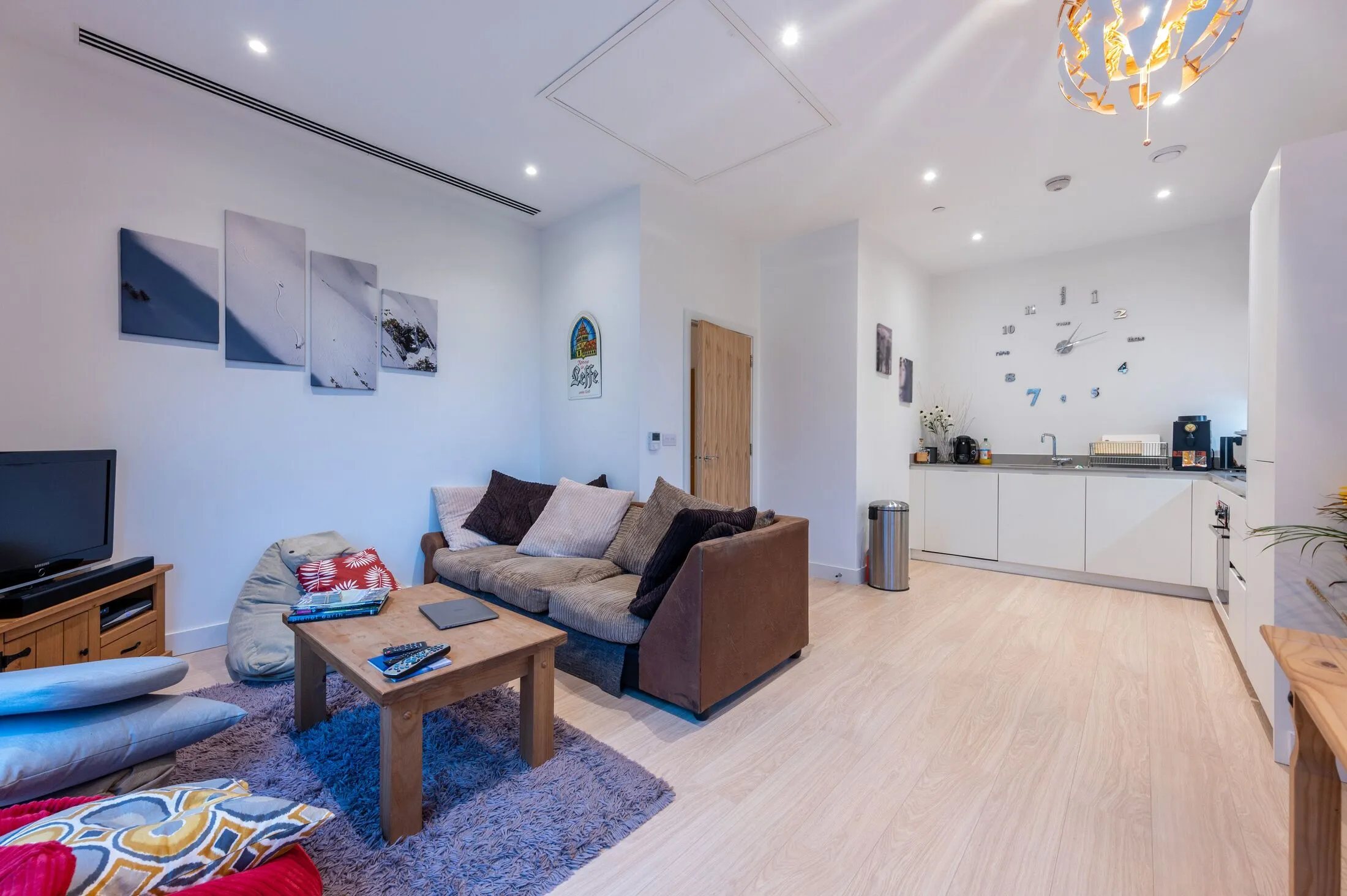 Flat Cherry Orchard Road in Greater London