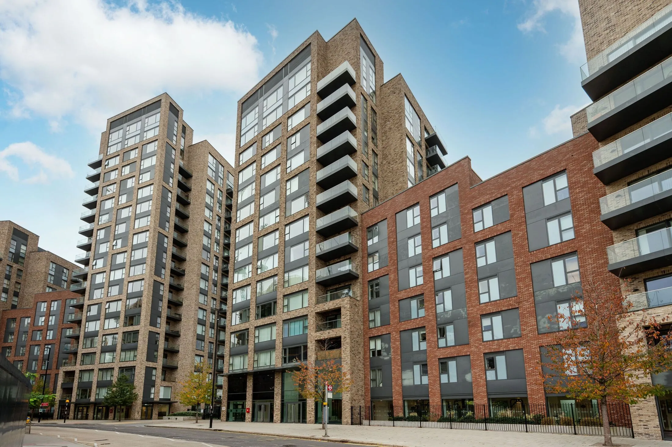 Flat Cherry Orchard Road in Greater London