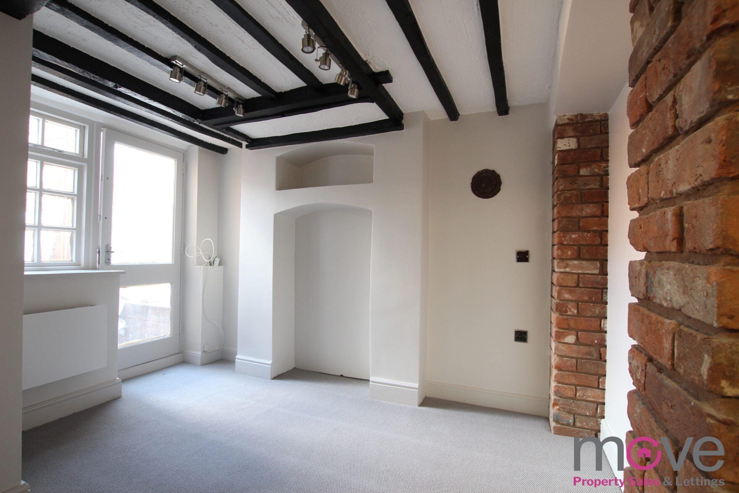 Flat Wellington Parade in Gloucester