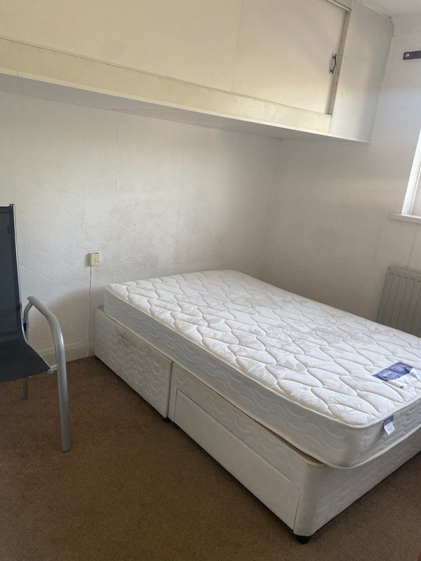 Room Bedlam Lane in Coventry