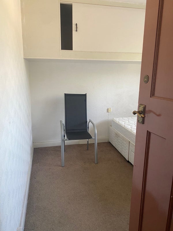Room Bedlam Lane in Coventry