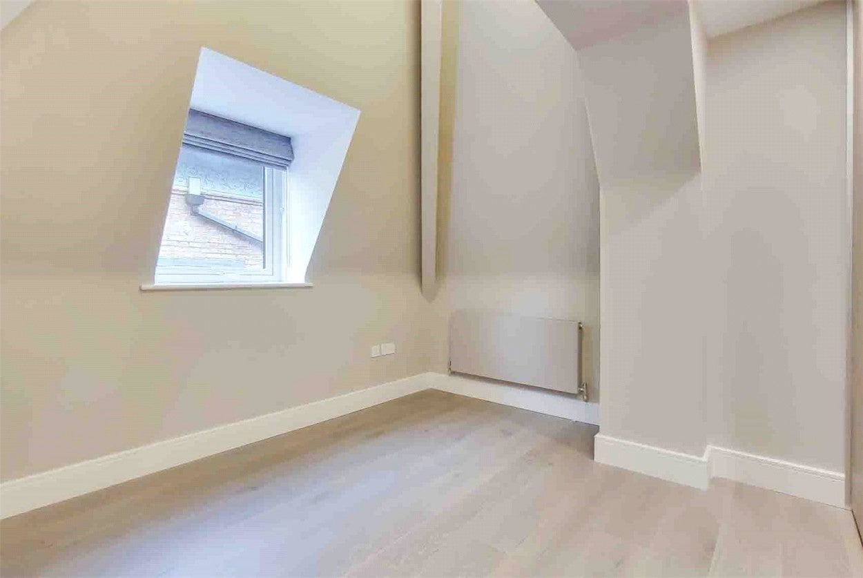 Flat Fitzjohn's Avenue in Greater London