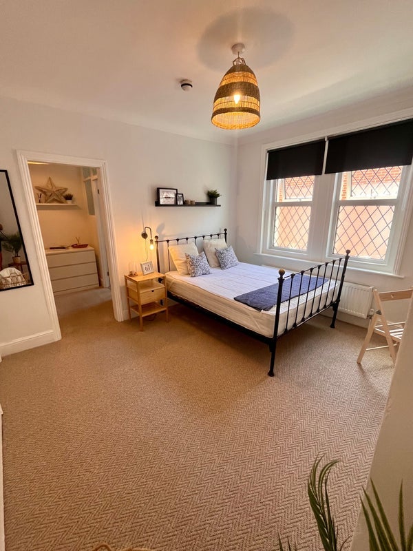 Room Bournemouth Road in Poole