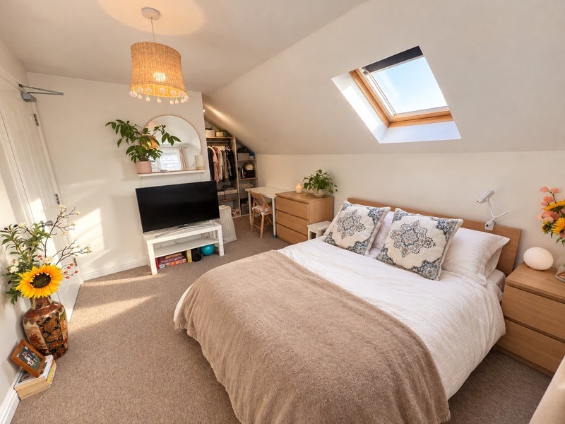 Room Bournemouth Road in Poole