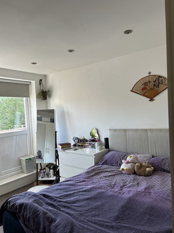 Room Campbell Road in Greater London