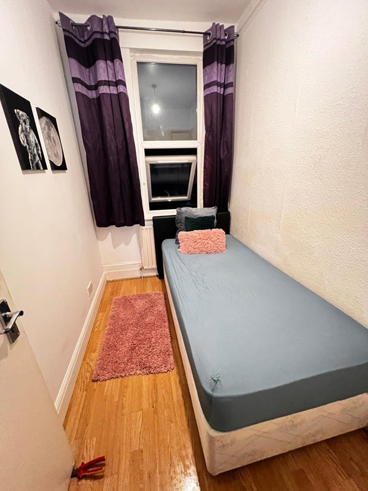 Room Maybury Gardens in Greater London