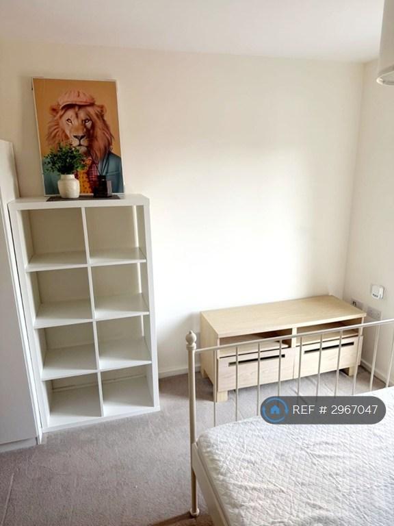Room Fen Street in Milton Keynes