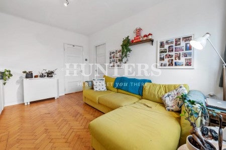 Flat Lordship Terrace in Greater London