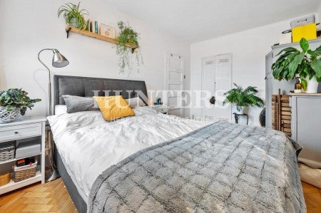 Flat Lordship Terrace in Greater London