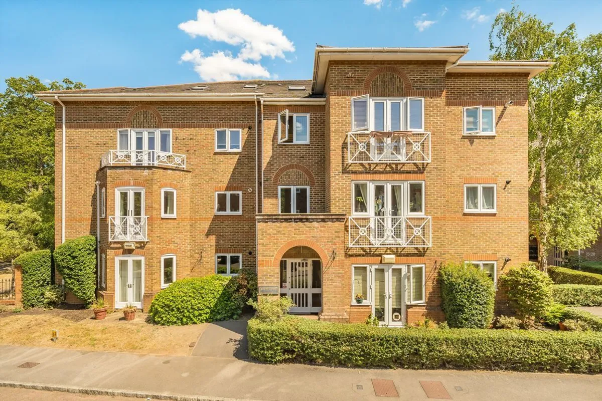 Flat Trematon Place in Greater London