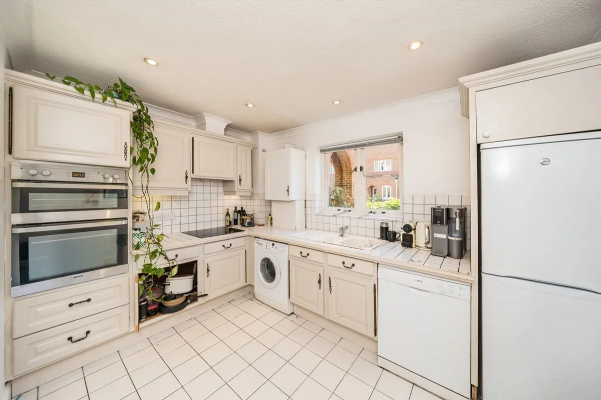 Flat Trematon Place in Greater London