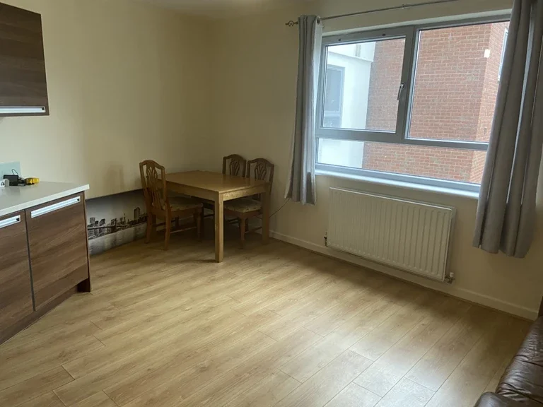 Flat Midland Road in Luton
