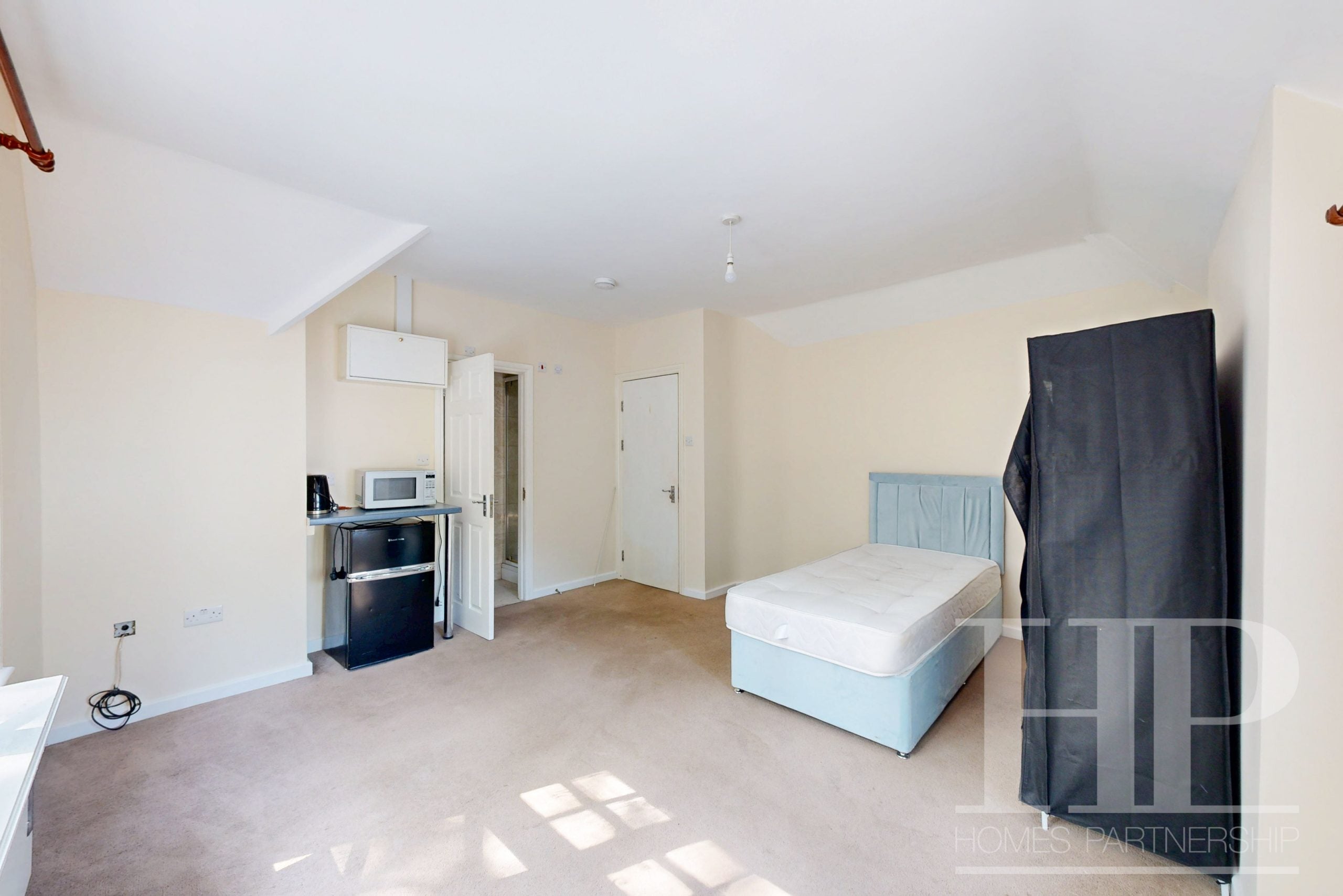 Flat Balcombe Road in Crawley