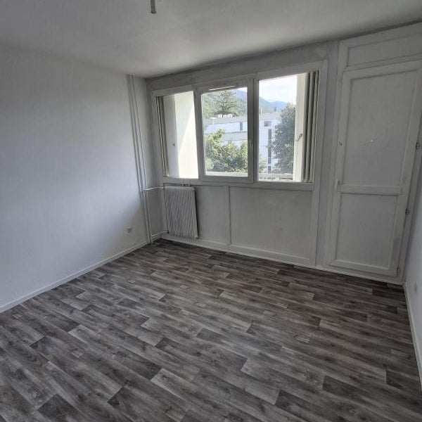 Flat Avenue des Tirignons in Goncelin