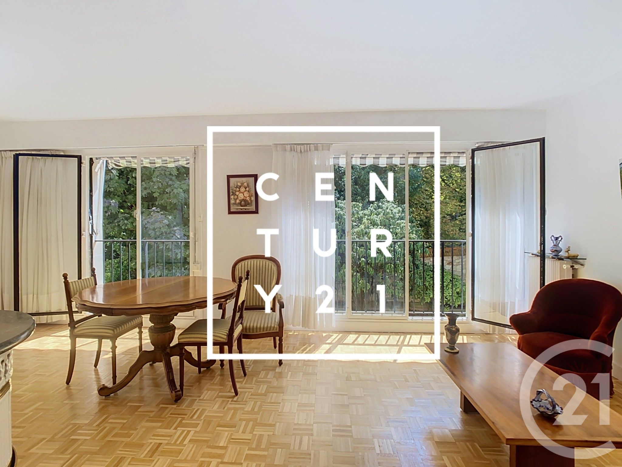 Flat Place Rabelais in Meudon