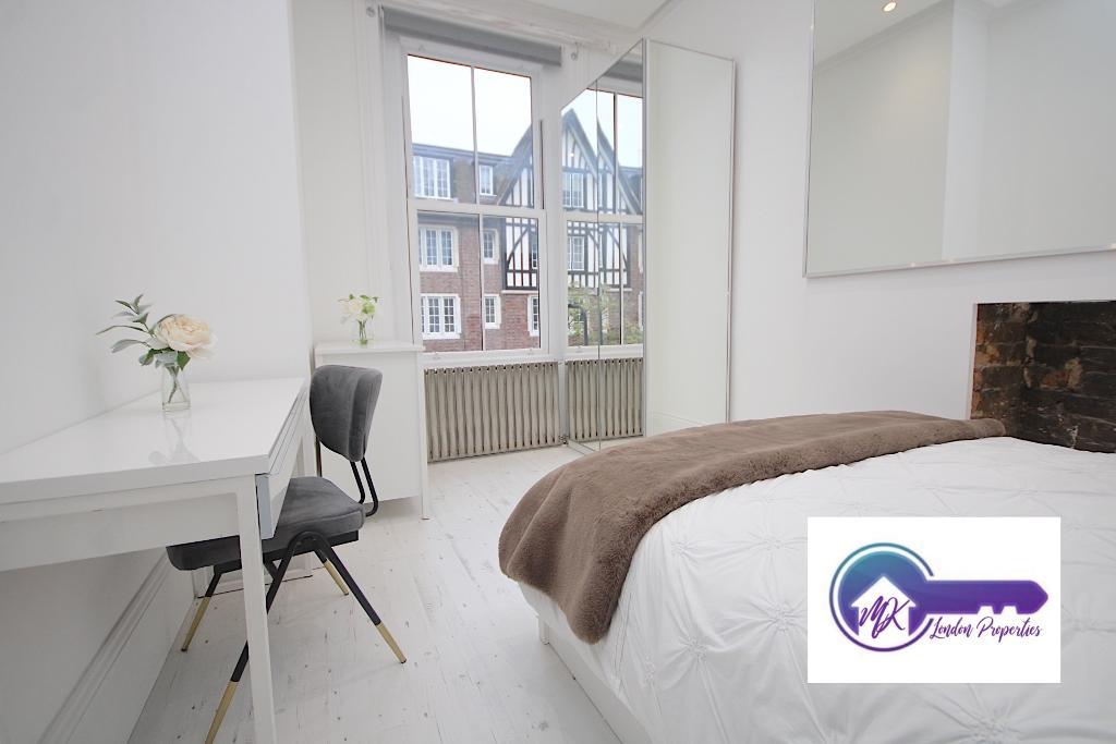 Room Mortimer Crescent in Greater London
