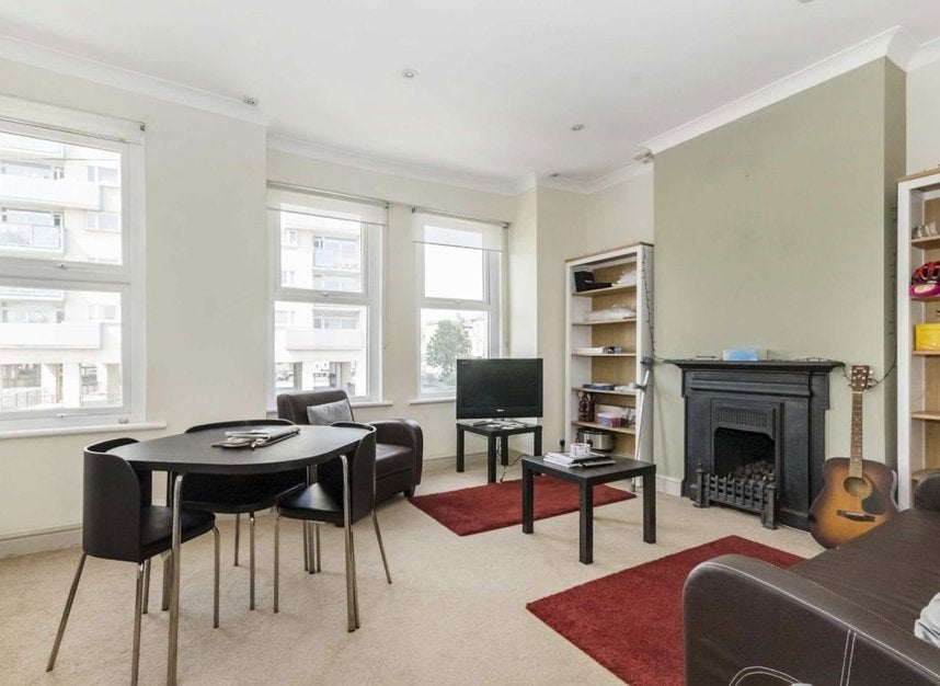 Flat De Morgan Road in Greater London