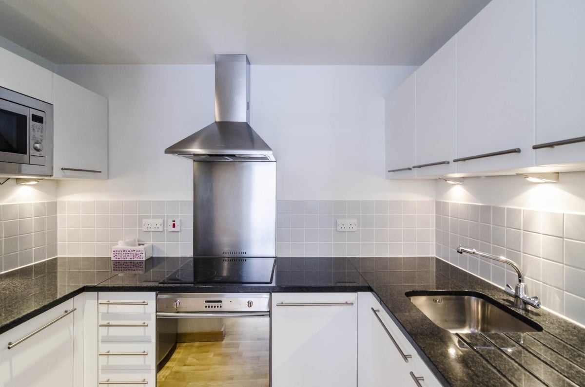 Flat Leyden Street in Greater London